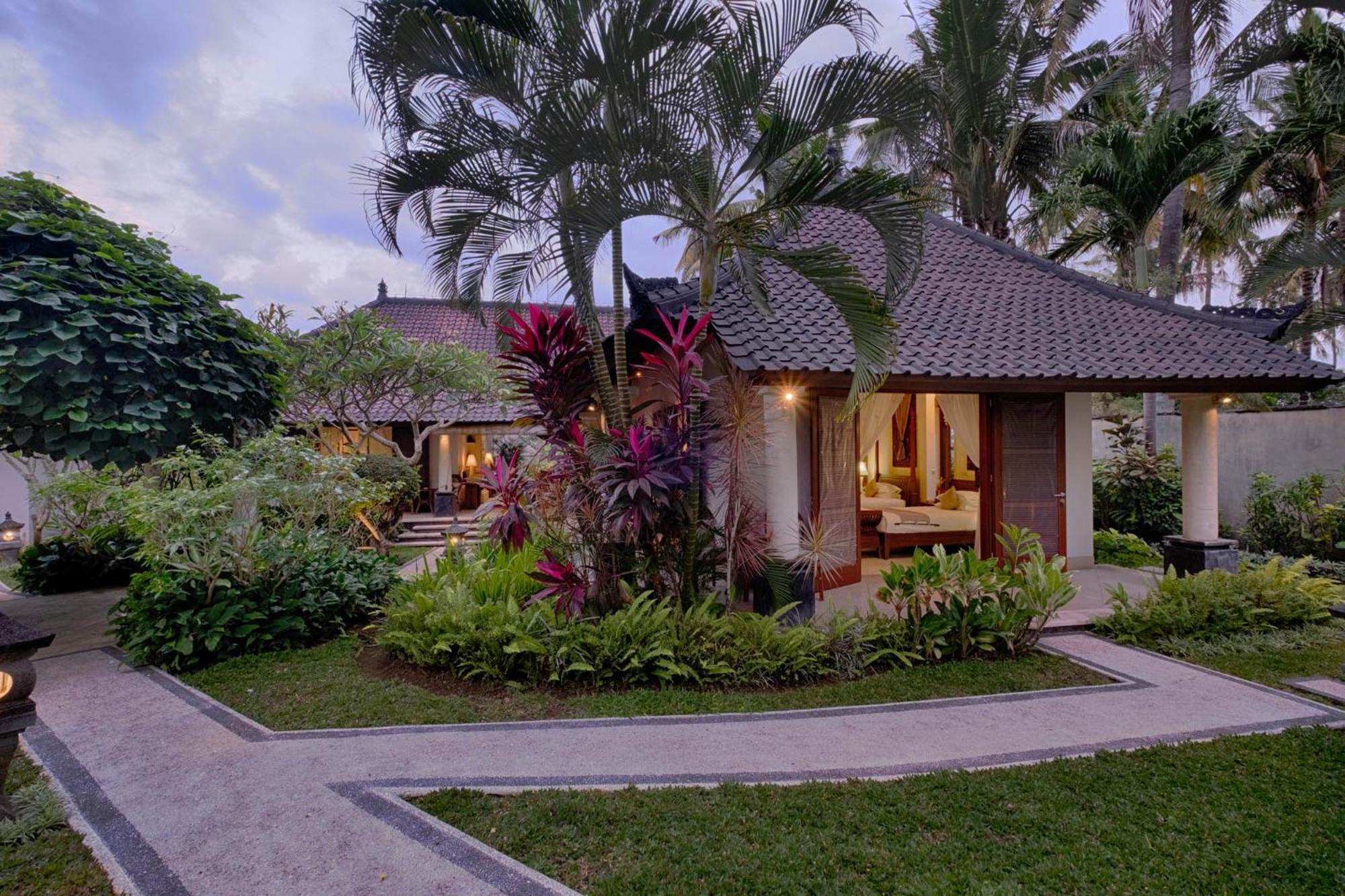 Kutus Kutus Saba Beach Villa Yogyakarta Exterior foto